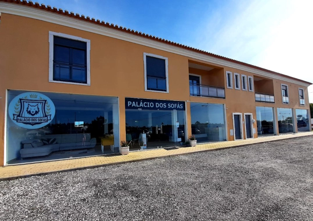 Fachada e showroom do Palácio dos Sofás